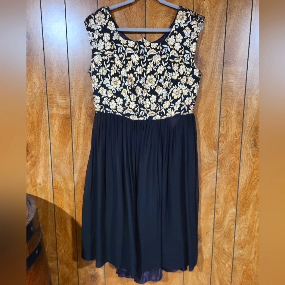 Stunning vintage 1960/70s brocade and chiffon cocktail dress